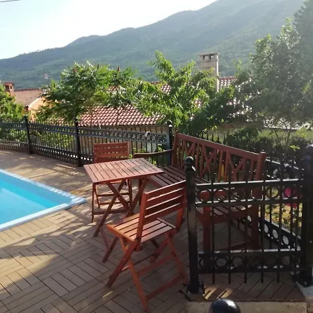 Homes Mirjana *