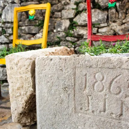 Homes Mirjana