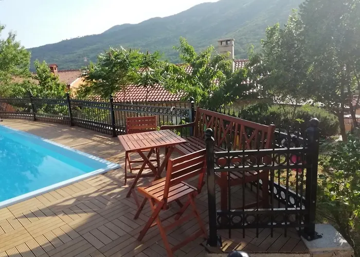 Homes Mirjana *